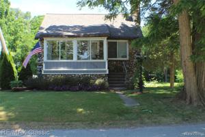 8598 COOLEY BEACH DR