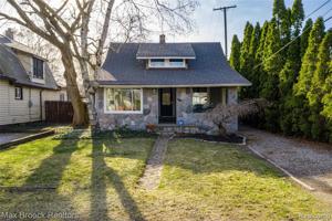 2322 PINE LAKE Avenue