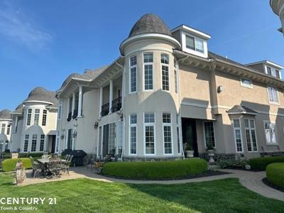 33090 VENETIAN POINTE