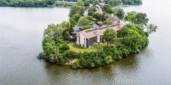 510 Cliffs Drive