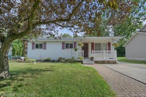 733 LUCILLE Drive