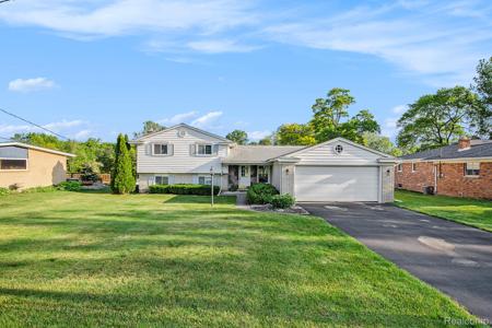 3255 Schoolhouse Drive