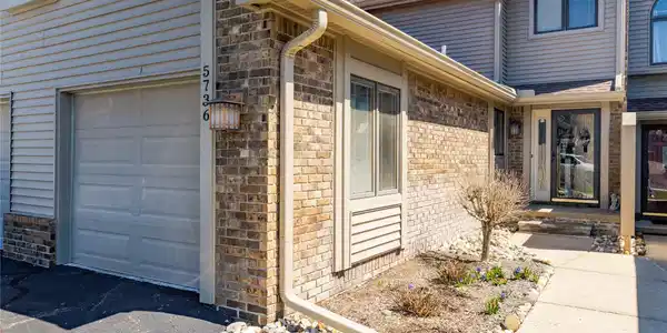 5736 Leeward Court