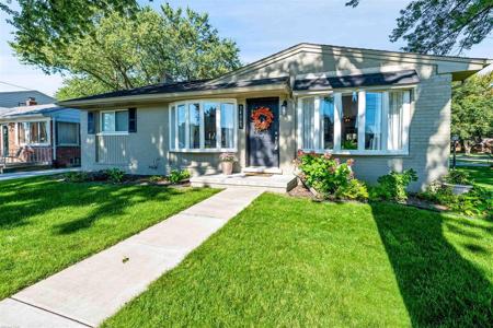 34069 Jefferson St. Clair Shores, MI 48082