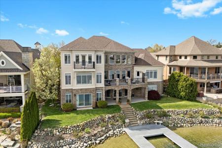 8393 BOULDER SHORES Drive