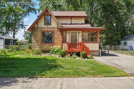 33 Goldner Avenue