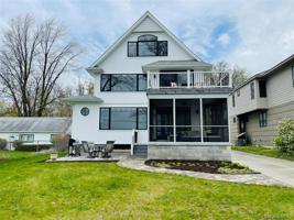 759 E WALLED LAKE Drive