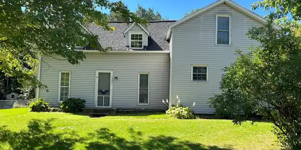 523 N Queen Street