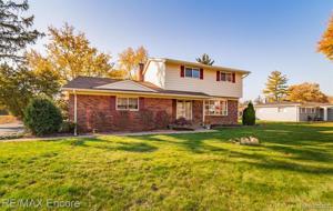 4871 CURTIS Lane
