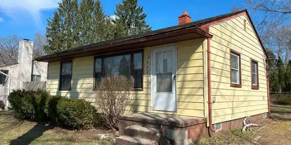 425 RIVARD Boulevard