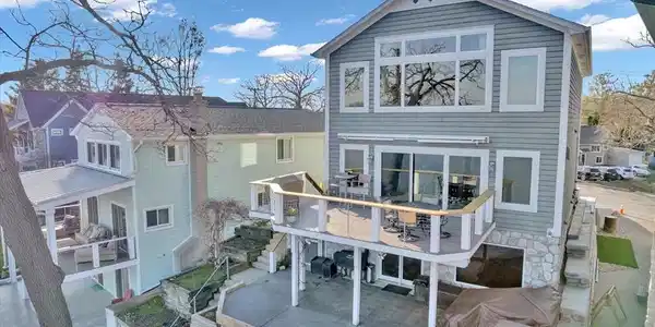 565 CENTRAL Drive