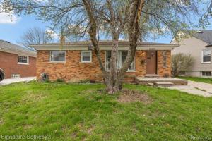 22445 POINTE Drive