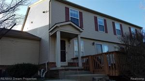 812 OAKWOOD Drive