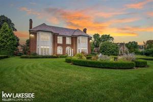 205 Lake Shore
