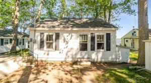 102 Holly Ave