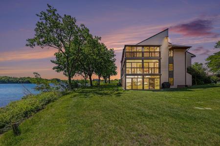 550 Cliffs Drive