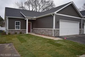 940 E CLINTON