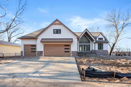 3308 E Shore Drive