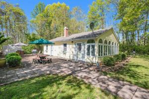 15386 Red Arrow Highway