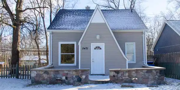5471 ELIZABETH LAKE Road