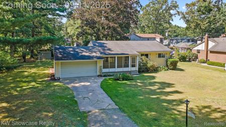 1445 Mariposa Drive