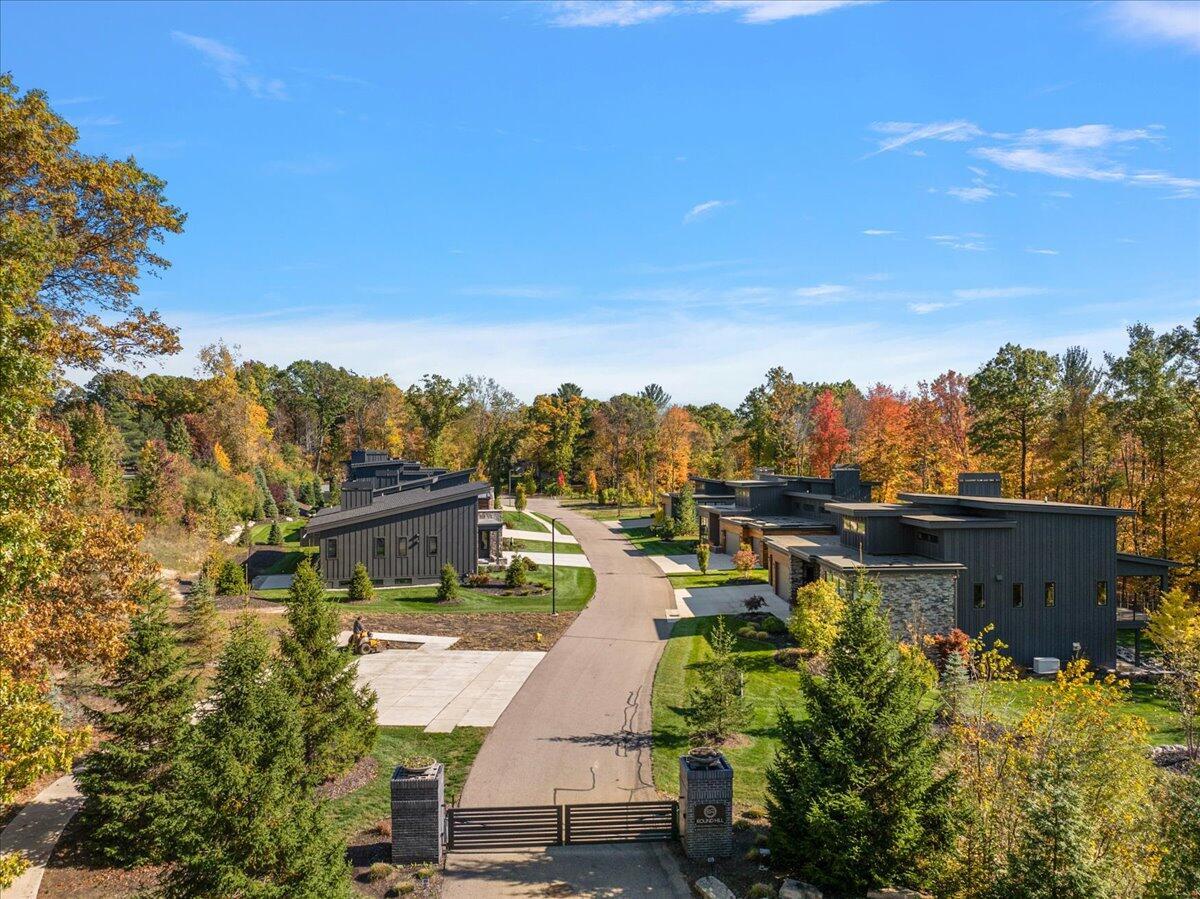 Image 1: 04-6574 Round Hill Ct SE, Grand Rapids -