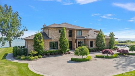 8349 Dixie Highway