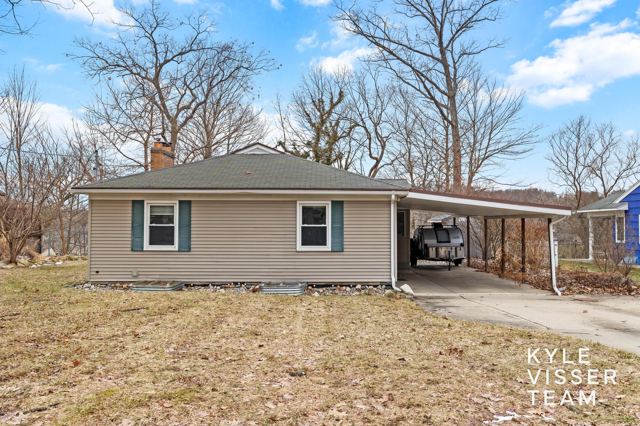 Image 2: Exterior Front