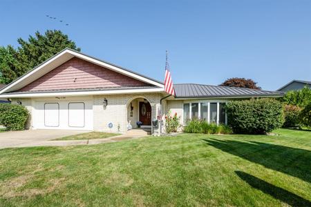 6909 Island Court