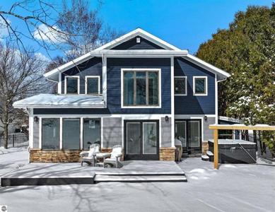 609 Lake Shore Drive