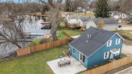 10071 ELIZABETH LAKE Road
