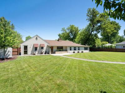 488 Little Avenue