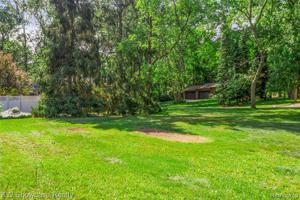 000 CRESTMORE Street