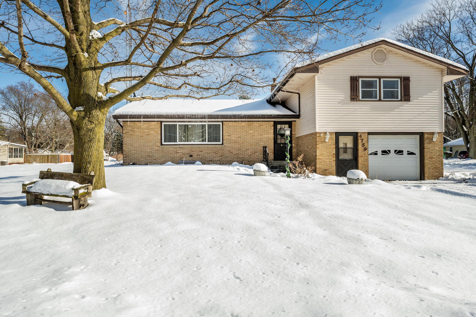 Image 1: Paw Paw Lk Rd-102