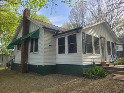 1193 Lakeview Drive