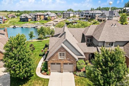 10815 SPARKLING WATERS Court