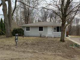 9001 GLADYS Avenue