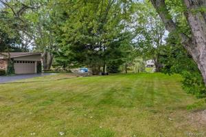 V/L Ellinwood Drive