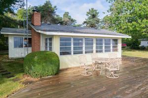 3894 N Lakeshore Rd