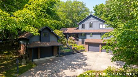1155 Edgewater Terrace