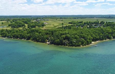 3875 Bay Valley