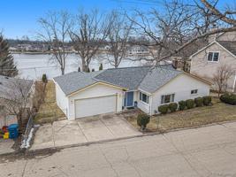 370 Lakeview Drive
