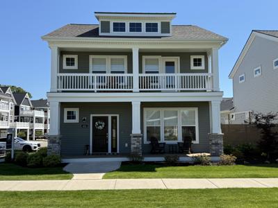 406 W Leland Drive