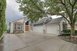 38014 LAKESHORE DRIVE