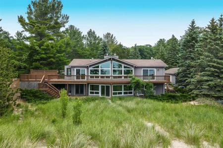 5020 MacKenzie Drive