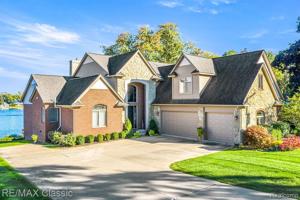 4792 DRIFTWOOD Drive