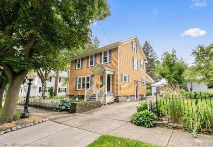 318 N COURT Street