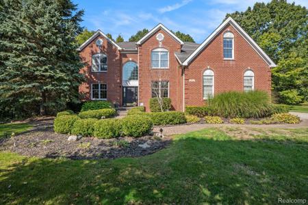 5479 Woodcreek Court