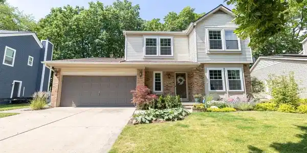 8045 Lake Crest Drive