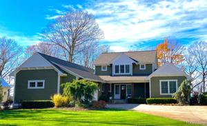 2244 LAKESHORE Drive